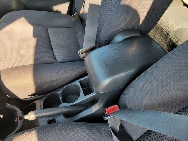 2005 Pontiac Vibe Sport Wagon 4D - 22939715 - 16