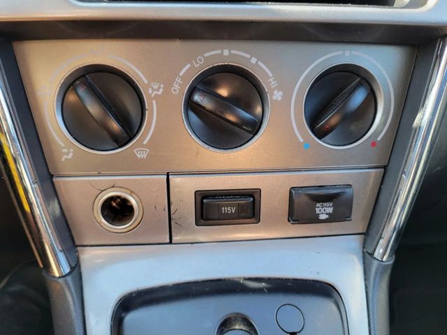 2005 Pontiac Vibe Sport Wagon 4D - 22939715 - 19