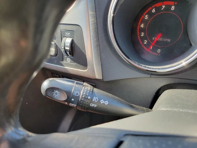 2005 Pontiac Vibe Sport Wagon 4D - 22939715 - 21