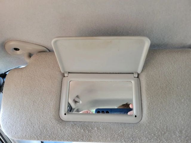 2005 Pontiac Vibe Sport Wagon 4D - 22939715 - 23