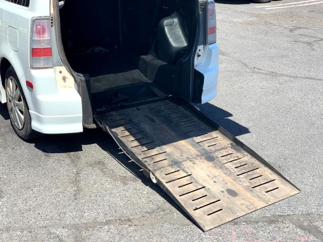 2005 Scion xB 5dr Wagon Automatic - 22384636 - 18