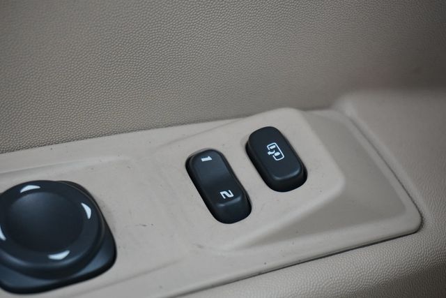 2006 Cadillac SRX 4dr V6 SUV - 22921697 - 13