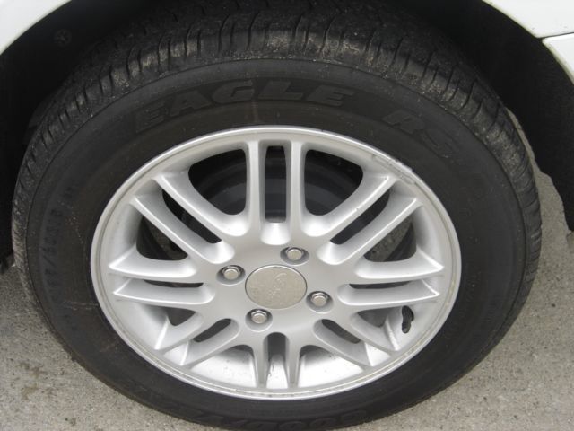 2006 Ford Focus ZX4 - 1723411 - 5