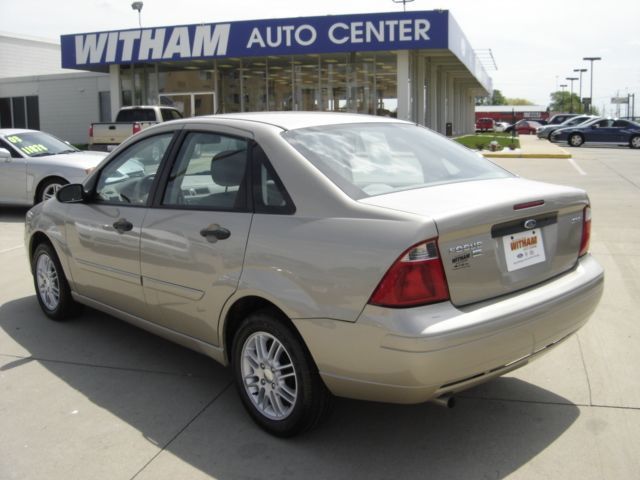 2006 Ford Focus ZX4 - 1723412 - 2
