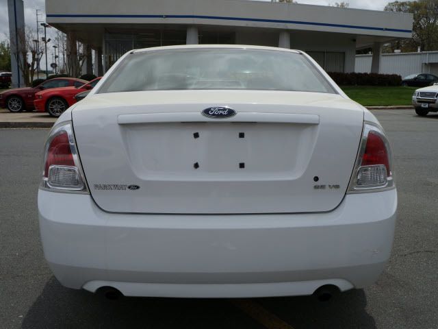 2006 Ford Fusion 4dr Sdn V6 SE - 11911584 - 20