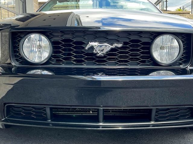 2006 Ford Mustang 2dr Convertible GT Premium - 22415672 - 21