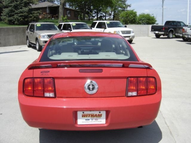 2006 Ford Mustang Base Trim - 1723403 - 3