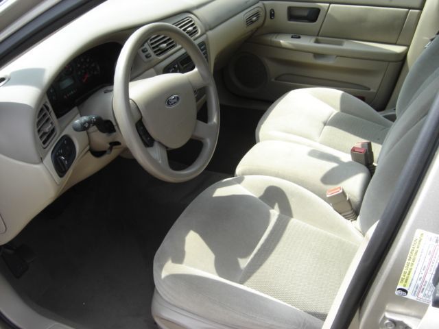 2006 Ford Taurus SE - 1766065 - 4