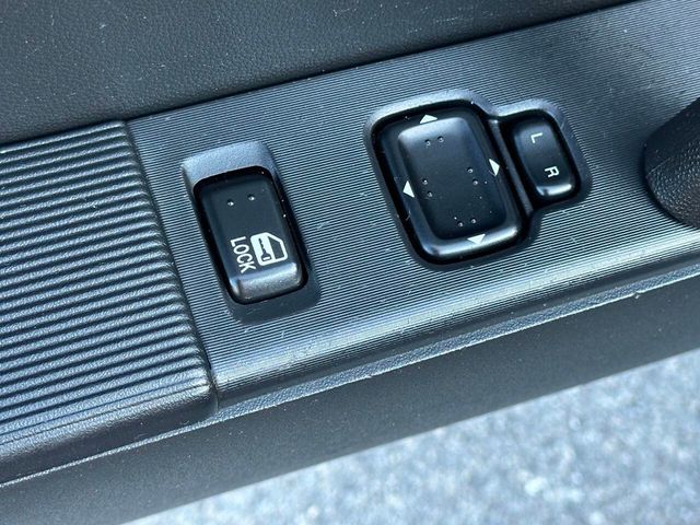 2006 Mazda MX-5 Miata 2dr Convertible Sport Automatic - 22923353 - 9