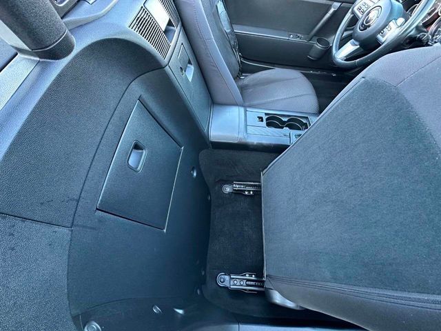 2006 Mazda MX-5 Miata 2dr Convertible Sport Automatic - 22923353 - 16