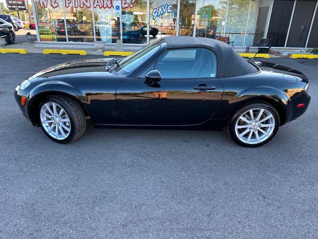 2006 Mazda MX-5 Miata 2dr Convertible Sport Automatic - 22923353 - 19