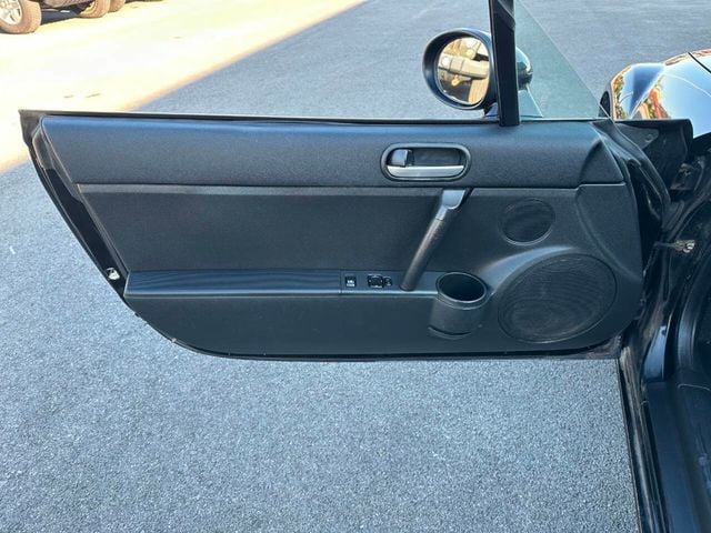 2006 Mazda MX-5 Miata 2dr Convertible Sport Automatic - 22923353 - 8