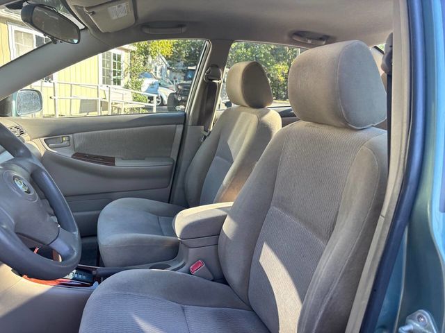 2006 Toyota Corolla 4dr Sedan LE Automatic - 22929243 - 13