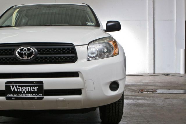 2006 Toyota RAV4 Base Trim - 11986530 - 27