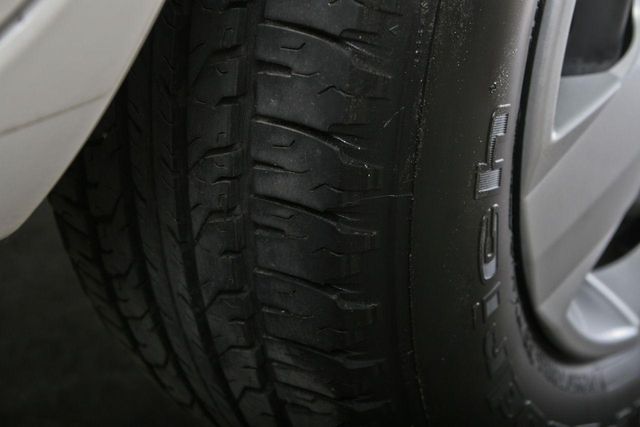 2006 Toyota RAV4 Base Trim - 11986530 - 30