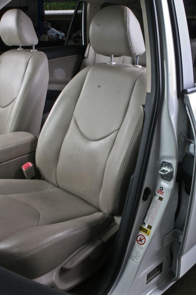 2006 Toyota RAV4 Base Trim - 11986530 - 38