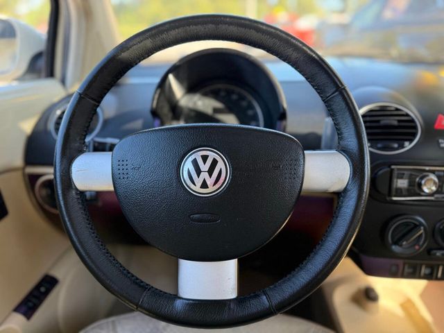 2006 Volkswagen New Beetle Coupe 2dr 2.5L Manual - 22932549 - 17