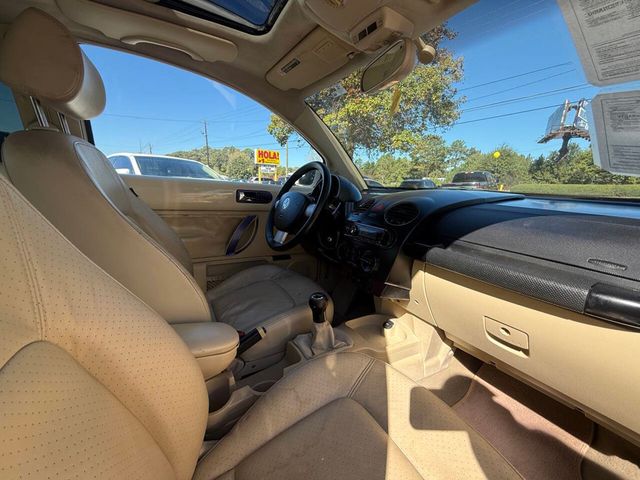 2006 Volkswagen New Beetle Coupe 2dr 2.5L Manual - 22932549 - 19