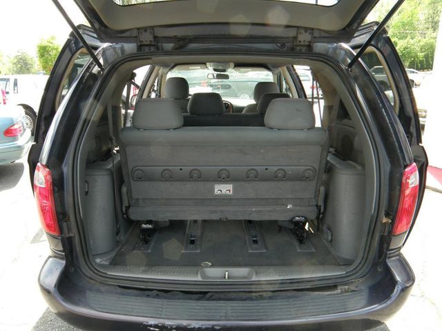 2007 Chrysler Town & Country SWB 4dr Wagon - 21847528 - 9