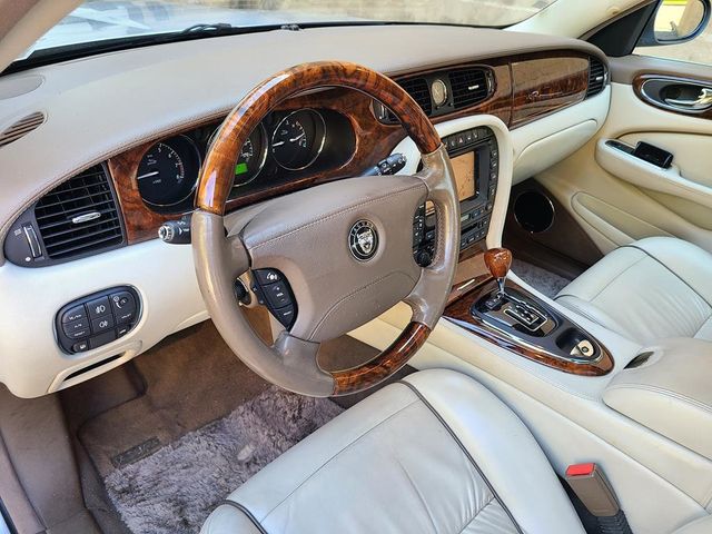 2007 Jaguar XJ 4dr Sedan Vanden Plas - 21663730 - 10