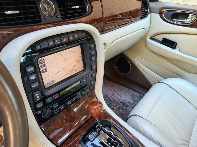 2007 Jaguar XJ 4dr Sedan Vanden Plas - 21663730 - 13