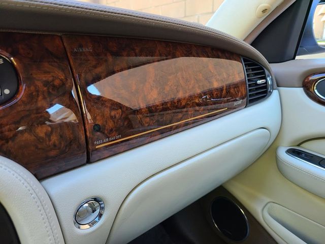 2007 Jaguar XJ 4dr Sedan Vanden Plas - 21663730 - 29