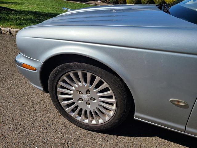 2007 Jaguar XJ 4dr Sedan Vanden Plas - 21663730 - 35