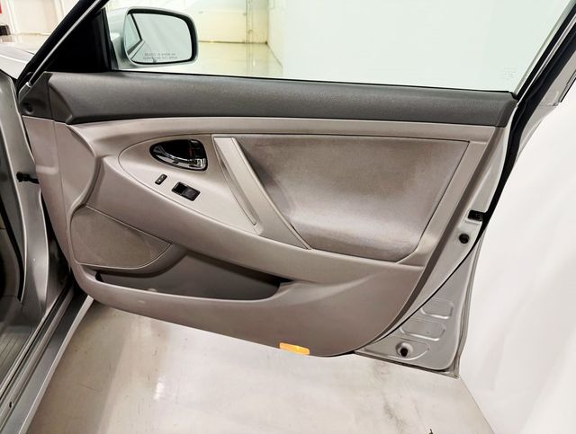 2007 Toyota Camry 4dr Sedan I4 Automatic LE - 22936671 - 30