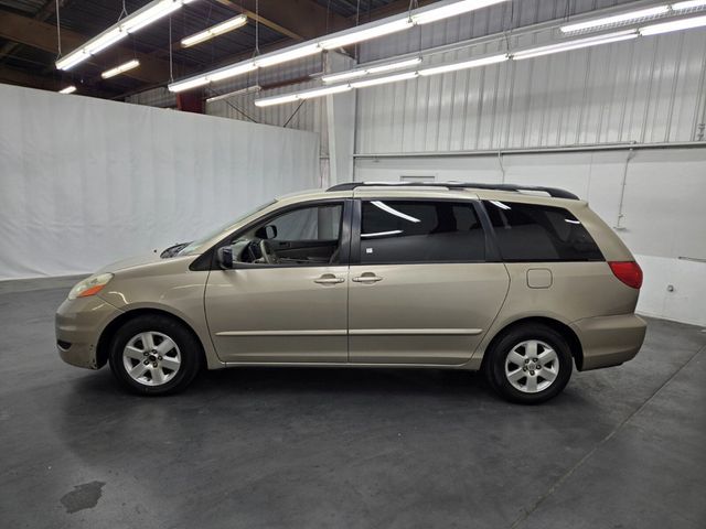 2007 Toyota Sienna LE - 22933245 - 1