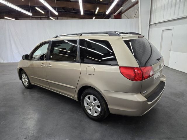 2007 Toyota Sienna LE - 22933245 - 2