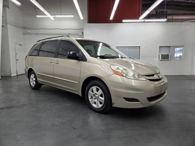 2007 Toyota Sienna LE - 22933245 - 3
