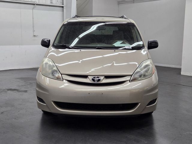 2007 Toyota Sienna LE - 22933245 - 4