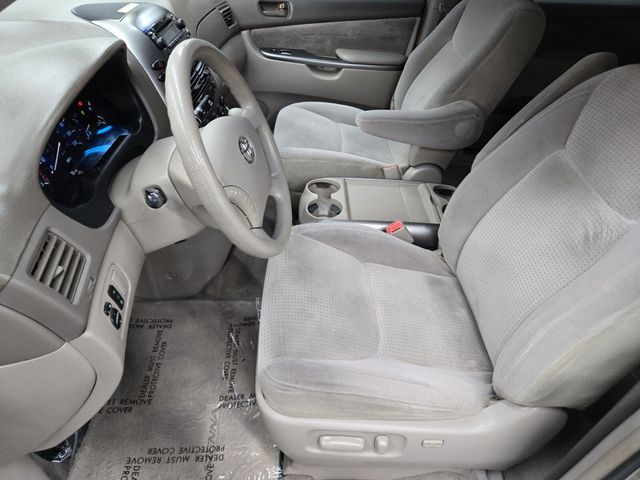 2007 Toyota Sienna LE - 22933245 - 6
