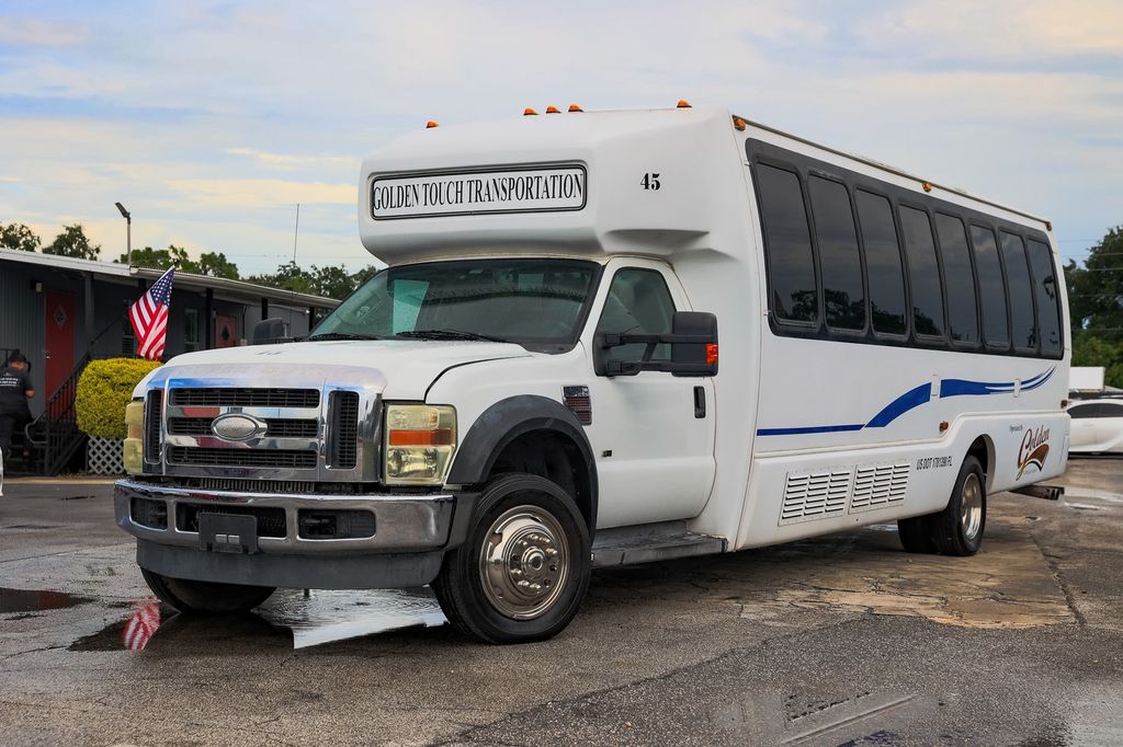 2008 Ford Super Duty F-550 DRW 28 Passenger Shuttle - 22902435 | Video 1