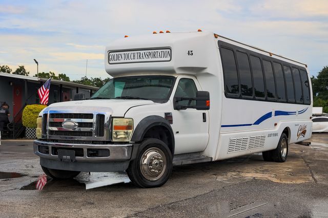 2008 Ford Super Duty F-550 DRW 28 Passenger Shuttle - 22902435 - 0