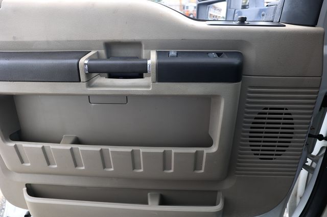 2008 Ford Super Duty F-550 DRW 28 Passenger Shuttle - 22902435 - 38
