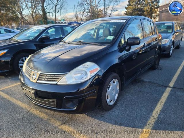2008 Nissan Versa S's photo