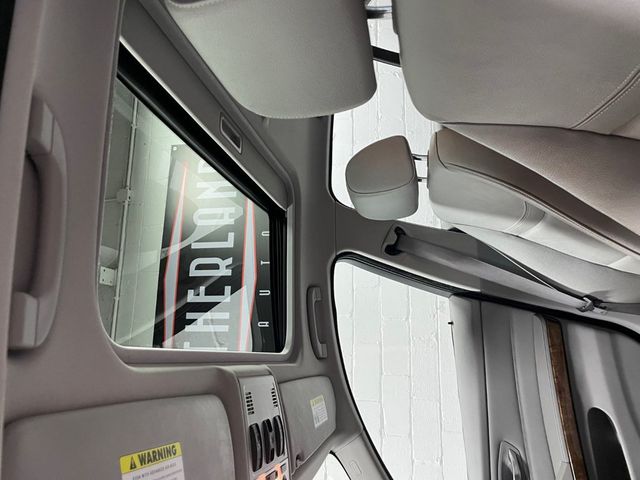 2009 BMW 3 Series 328i xDrive - 22846986 - 14