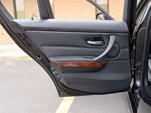 2009 BMW 3 Series 335i xDrive - 22847834 - 26