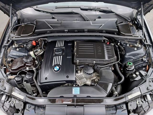 2009 BMW 3 Series 335i xDrive - 22847834 - 29