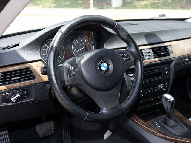 2009 BMW 3 Series New Tires, Recent Major Tune Up, Added Black Optics - 22898657 - 19