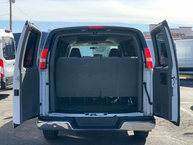 2009 Chevrolet Express Passenger RWD 3500 155" 15 Passenger - 22940195 - 1