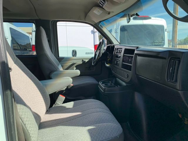 2009 Chevrolet Express Passenger RWD 3500 155" 15 Passenger - 22940195 - 31
