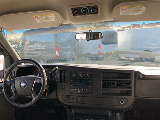 2009 Chevrolet Express Passenger RWD 3500 155" 15 Passenger - 22940195 - 35