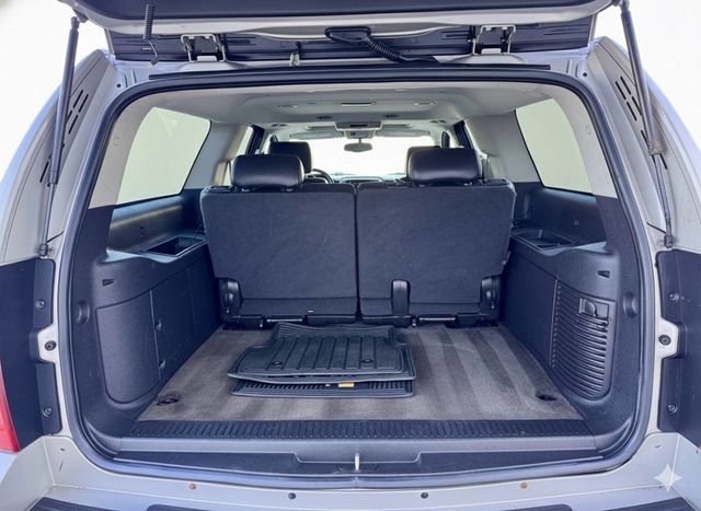 2009 Chevrolet Suburban LT 4x4 4dr SUV w/2LT - 22939816 - 20