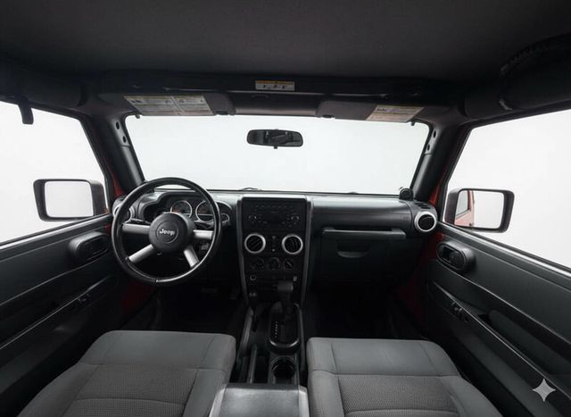 2009 Jeep Wrangler Unlimited Sahara 4x4 4dr SUV - 22936445 - 18