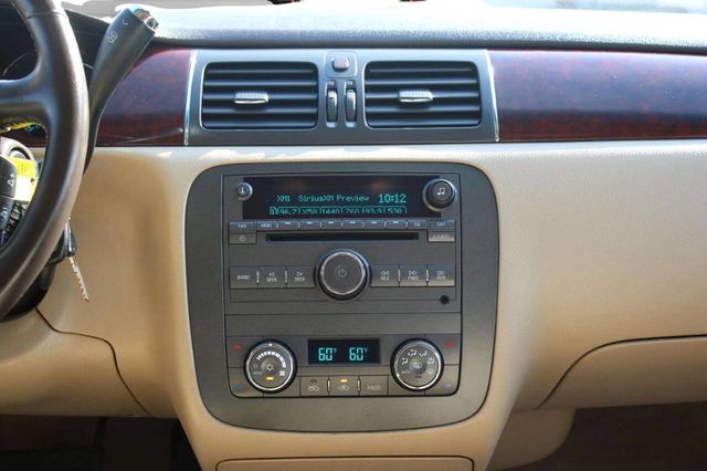 2010 Buick Lucerne 4dr Sedan CXL - 22927045 - 26
