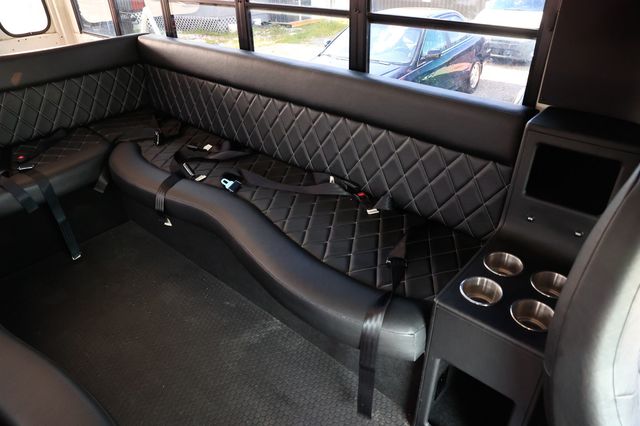 2010 Chevrolet G3500 Limo Conversion - 22898612 - 23