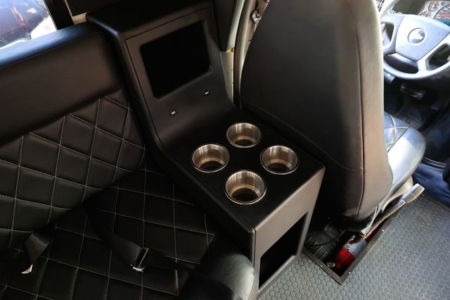 2010 Chevrolet G3500 Limo Conversion - 22898612 - 24