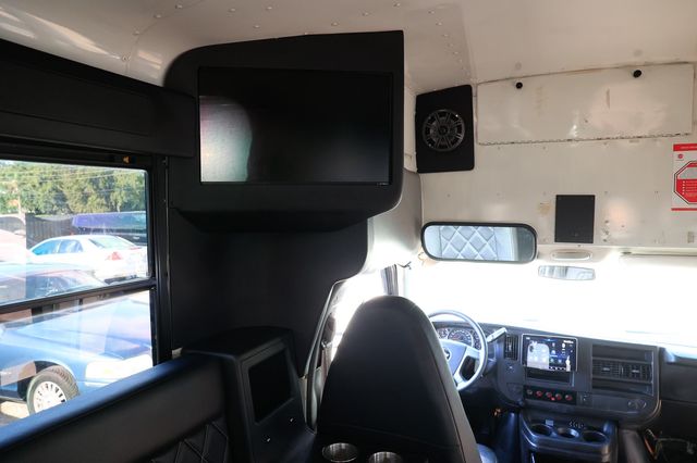 2010 Chevrolet G3500 Limo Conversion - 22898612 - 27